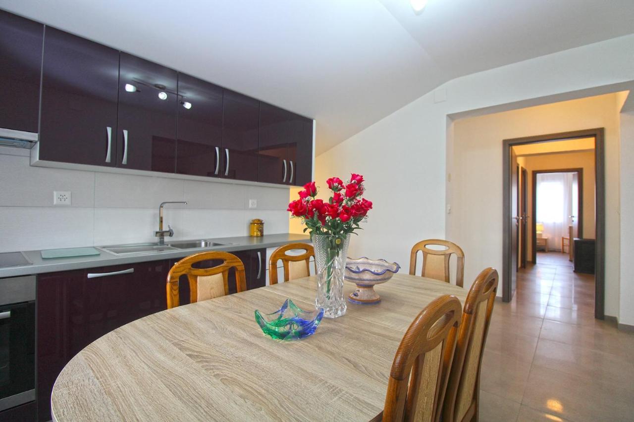 Apartman With A Parking Space - 20794 Pula